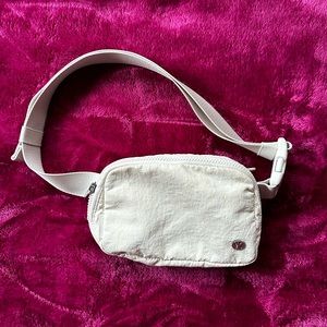 Everywhere Belt Bag 1L